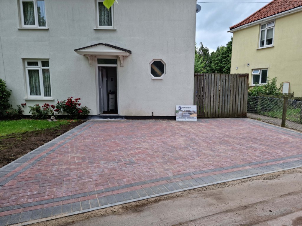 This is a newly installed block paved drive installed by St Neots Driveways